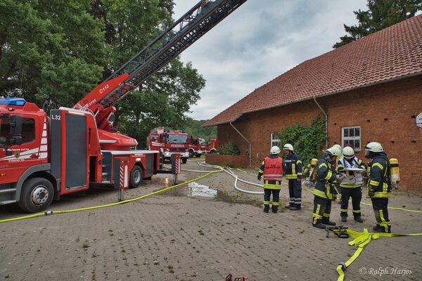 Brandschutzübung der Ortsfeuerwehren Henstedt und Syke – Bild 7
